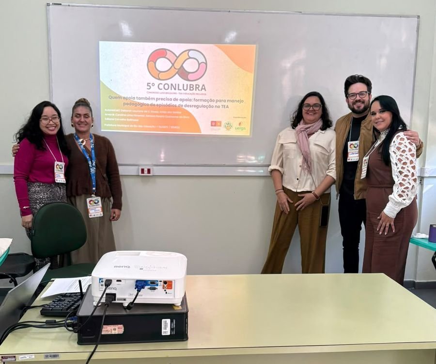 Educação de Rio das Ostras apresenta ação sobre TEA em congresso