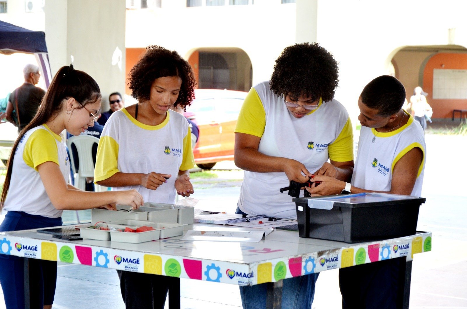 Magé aprova diretrizes para ensino de Computação na rede municipal