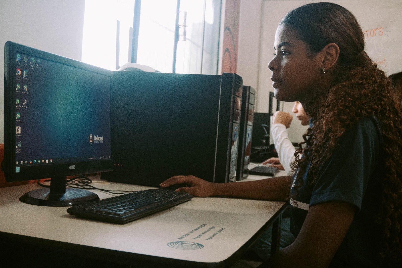 Itaboraí adota currículo de educação digital na rede municipal