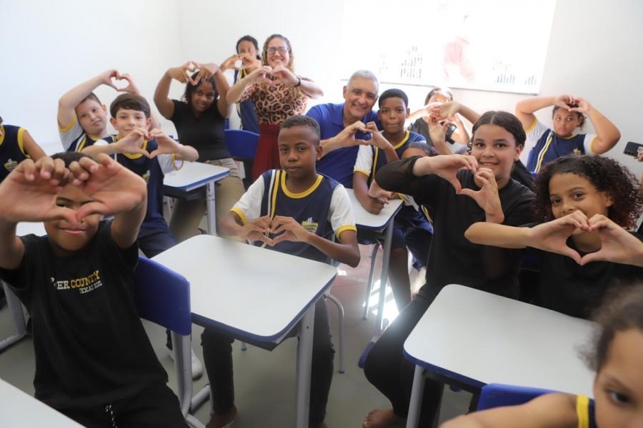 Rio das Ostras inaugura unidade escolar em Rocha Leão