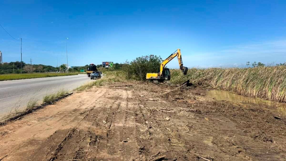 São Pedro da Aldeia reforça limpeza de canais e córregos