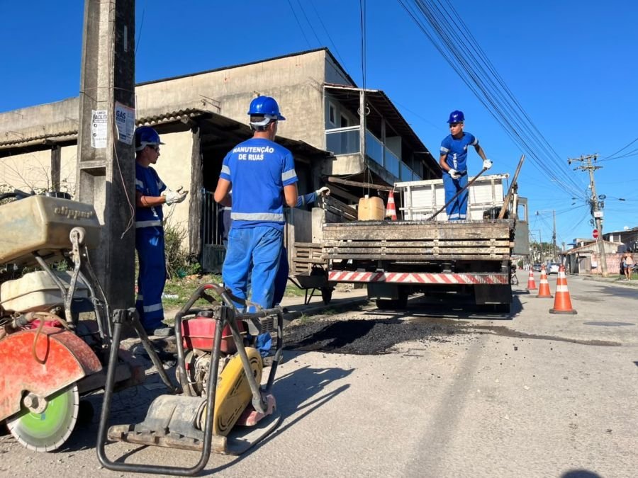 Rio das Ostras faz manutenção de vias em diferentes bairros