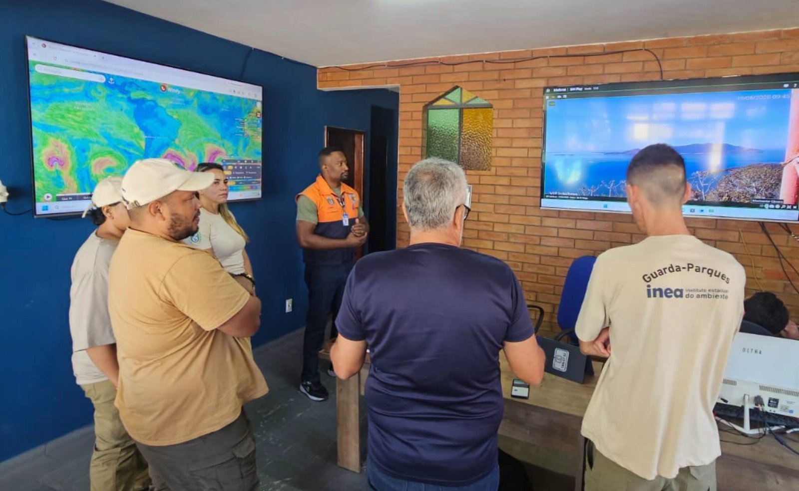 Mangaratiba vistoria árvores perto da rede elétrica em Junqueira