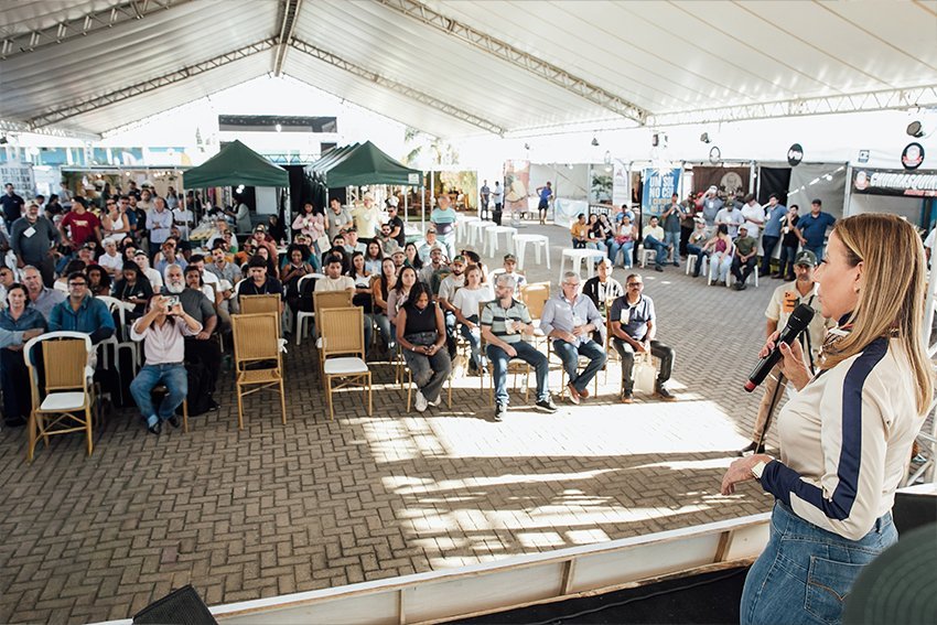 Festival do Abacaxi e Farinha abre palestras em São Francisco de Itabapoana