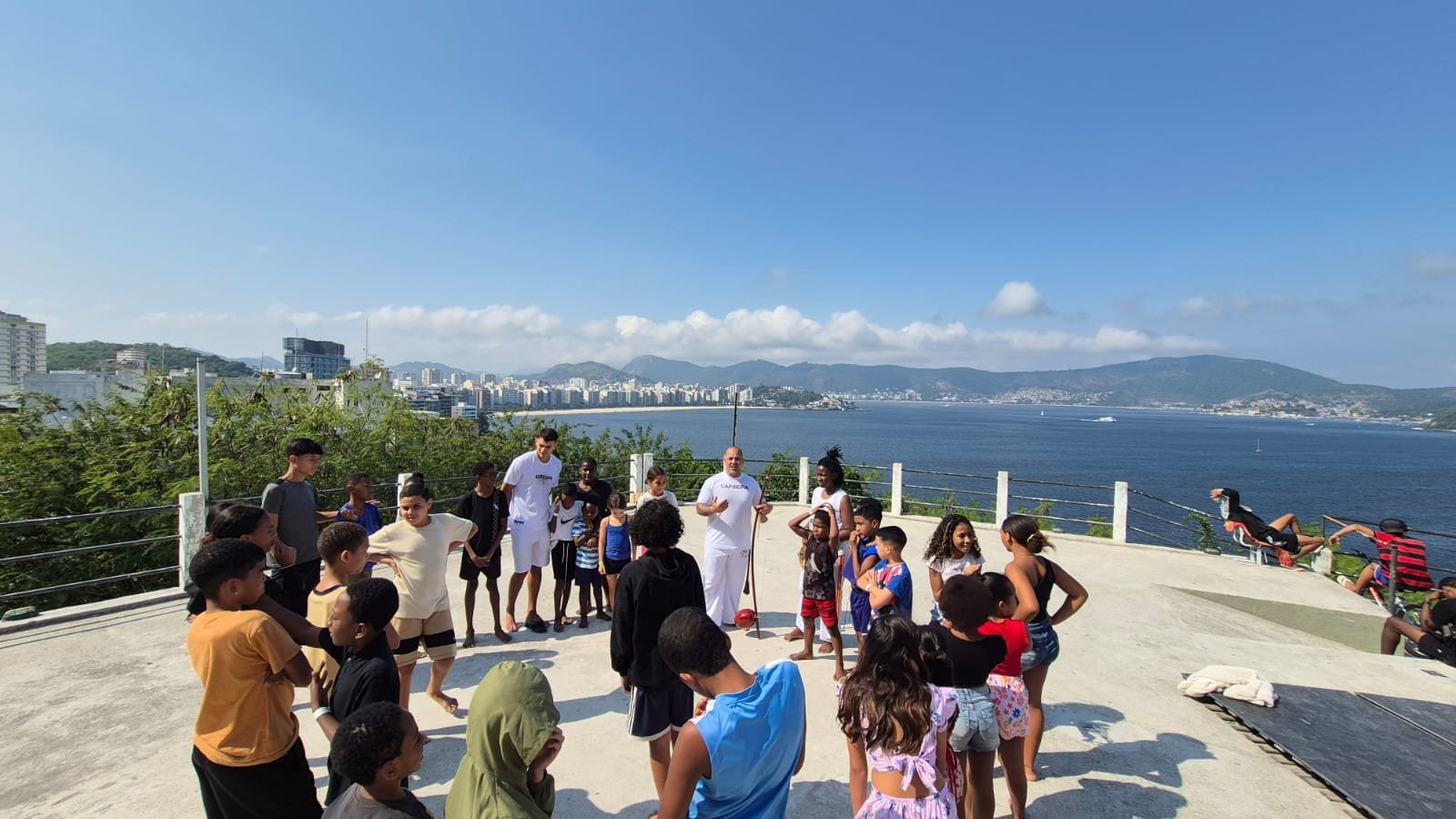 Niterói tem aulas gratuitas de capoeira no MACquinho às quartas-feiras