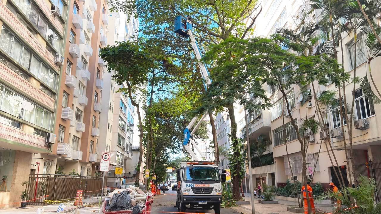 Rio faz ação de serviços integrados na Rua Hilário de Gouveia, em Copacabana