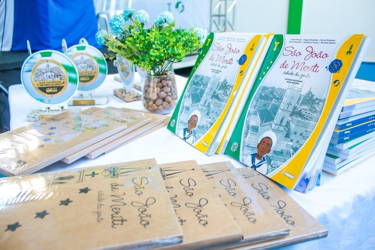 São João de Meriti lança livro didático sobre a história do município