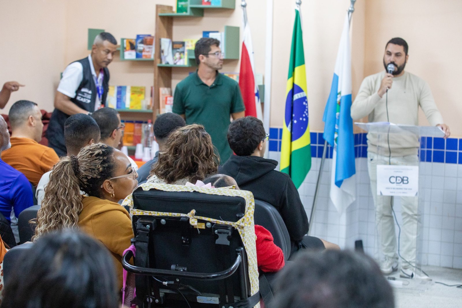 Maricá reúne moradores para formar grupos de participação em Itaipuaçu