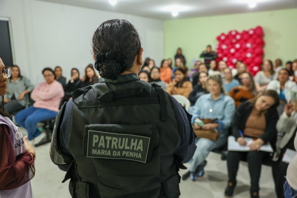 Casimiro realiza palestra do Agosto Lilás para equipes de saúde