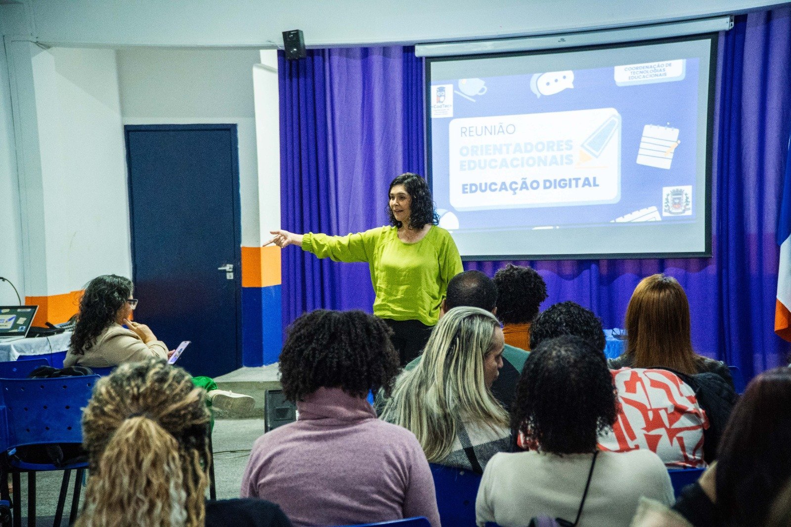 Itaboraí orienta escolas sobre educação digital e segurança online