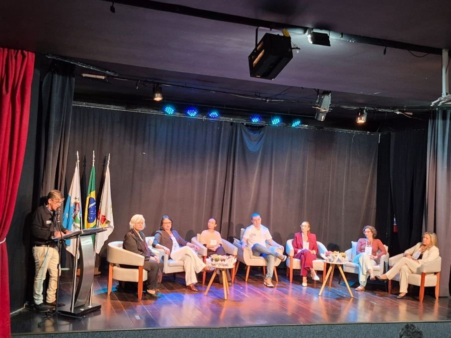 Rio das Ostras apresenta projeto do Saúde na Escola em seminário regional