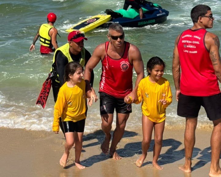 Maricá inicia projeto de esporte e segurança no mar em Ponta Negra
