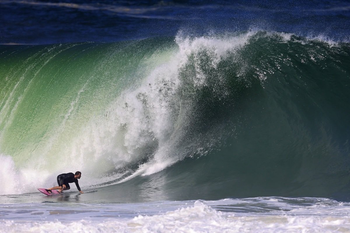 Niterói aciona sinal amarelo para Itacoatiara Big Wave 2026