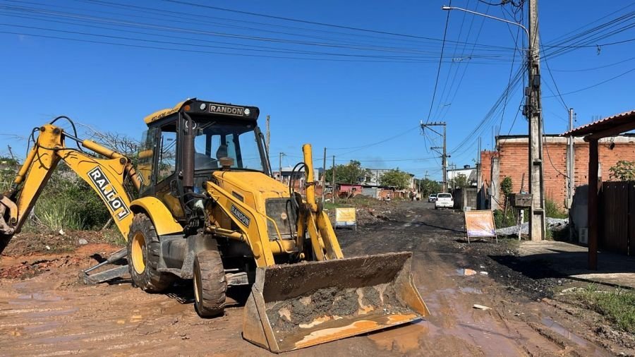 Rio das Ostras faz manutenção de vias e drenagem em bairros