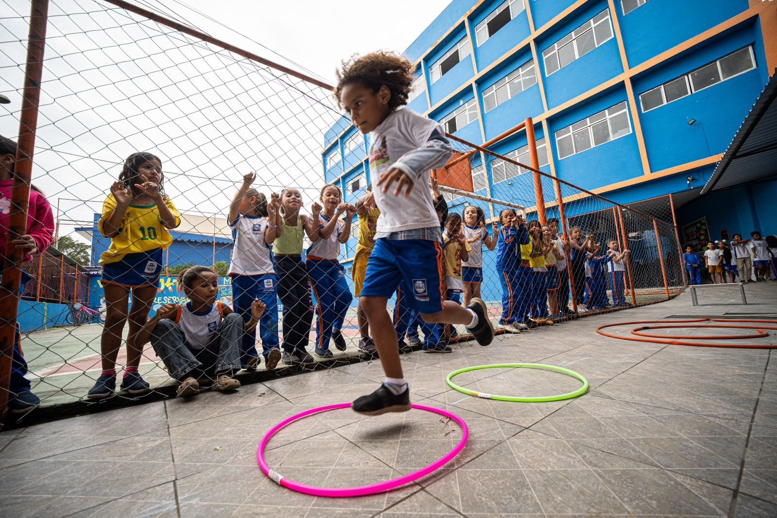 Escola de Nova Iguaçu resgata brincadeiras tradicionais em atividades recreativas