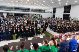Moradora de 75 anos se forma em Serviço Social com bolsa em Saquarema