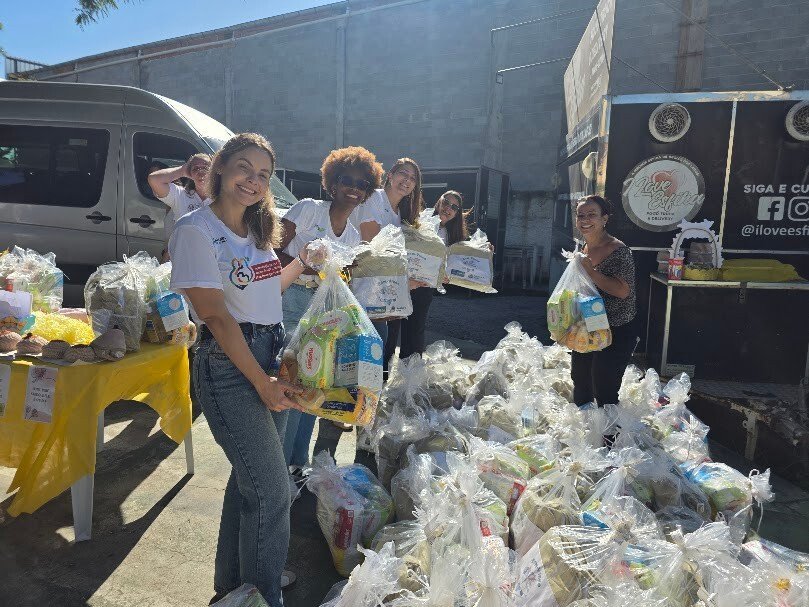 Iguaba Grande entrega kit maternidade a gestantes da rede municipal