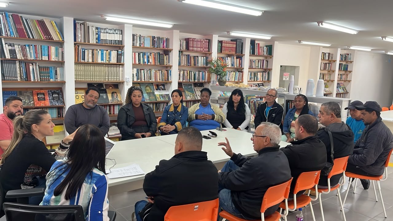 Levy Gasparian promove roda de conversa sobre saúde mental no transporte escolar