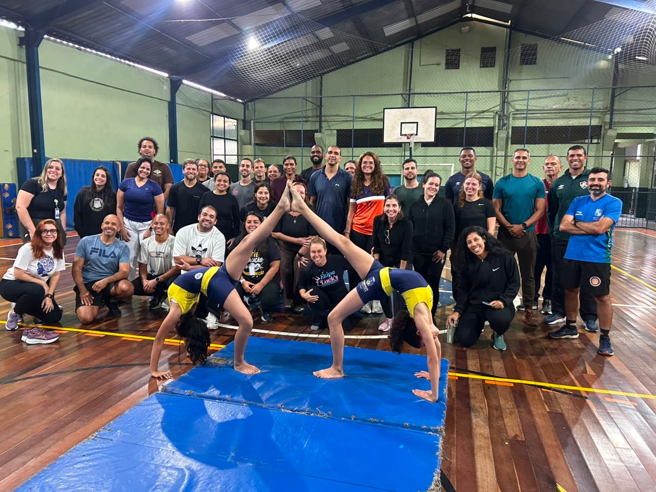 Professores da rede municipal participam de capacitação sobre ginástica em Petrópolis