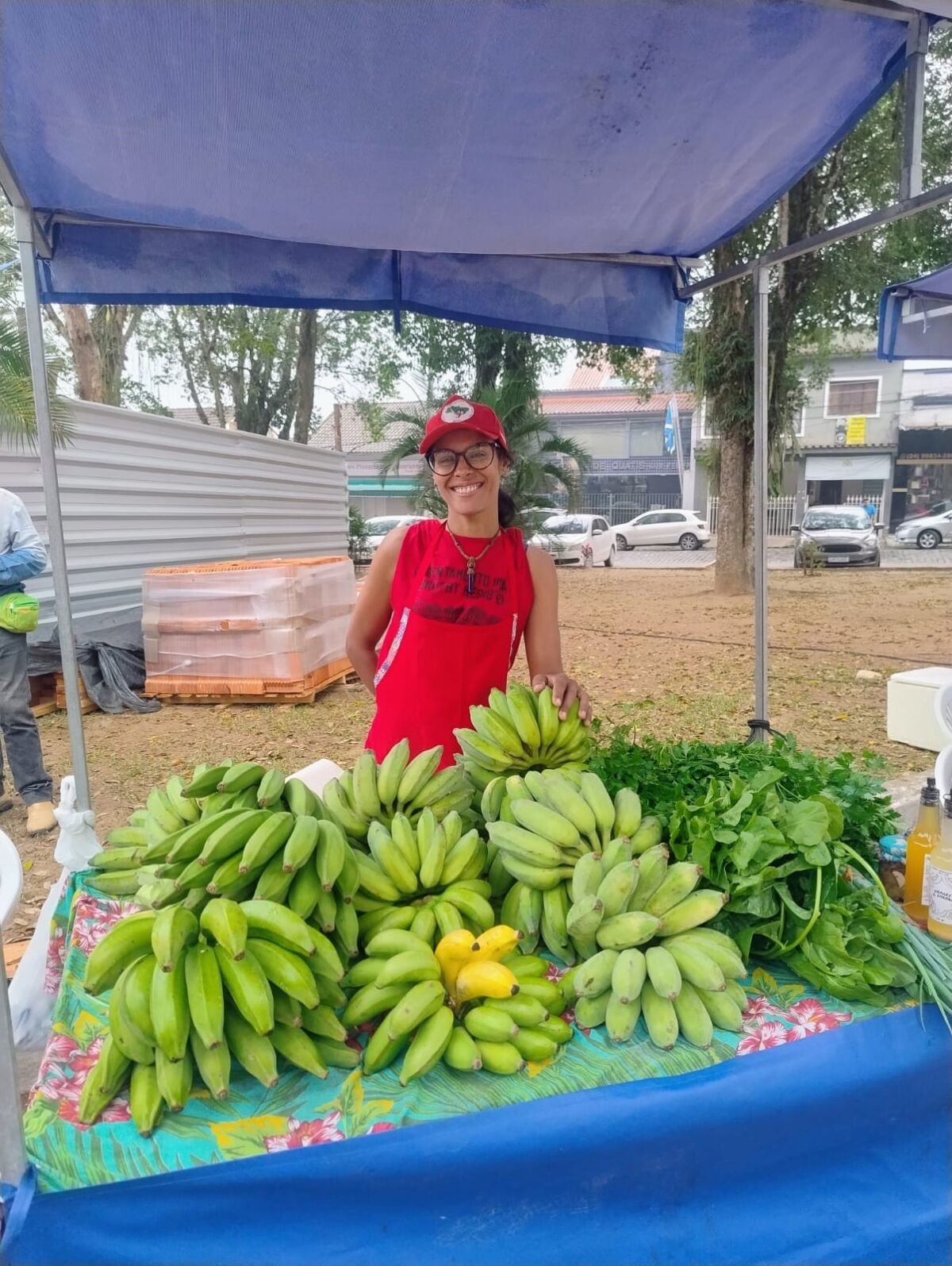 Feira Livre reúne produtores e artesãos no Centro de Quatis