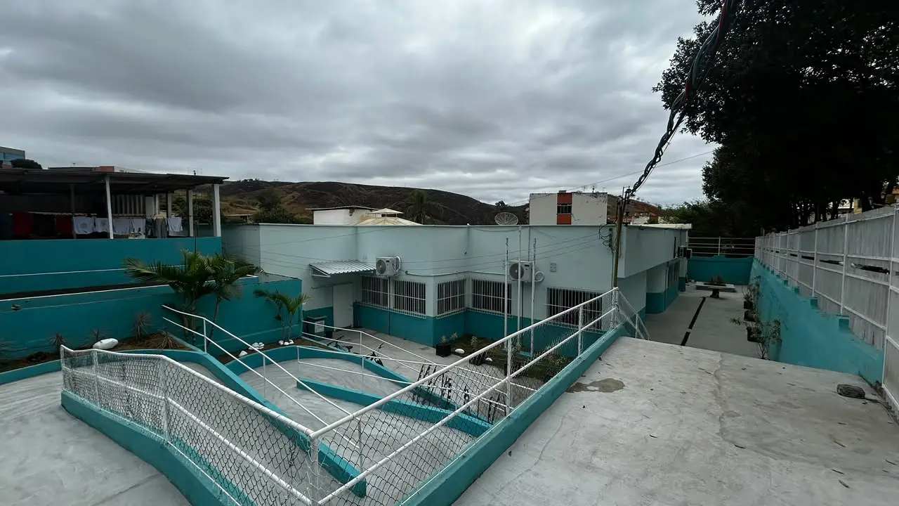 Escola Leila Aparecida volta reformada ao bairro Purys, em Três Rios