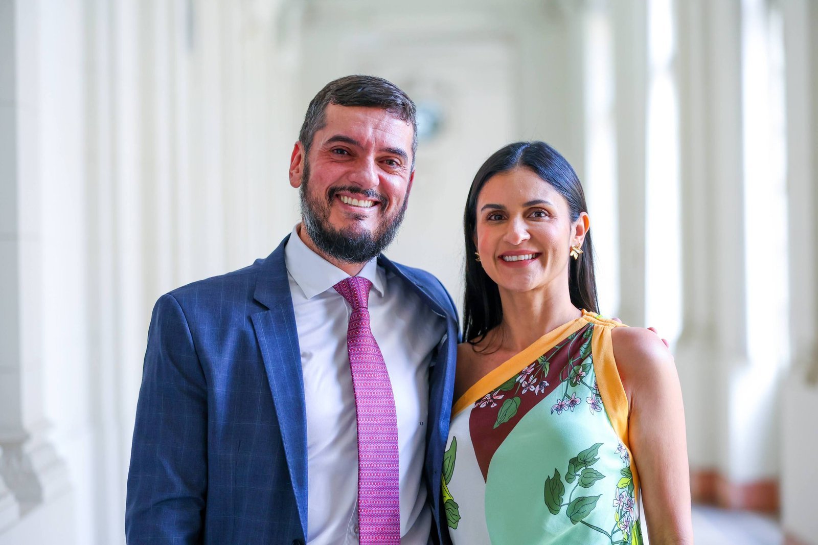 Esposa de Rodrigo Bacellar relata condições na prisão e pede dignidade; leia a nota