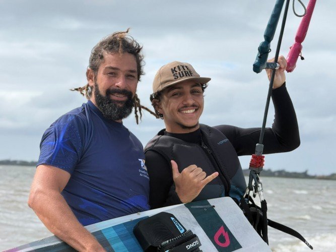 Pai e filho disputam campeonato de kitesurf em Araruama neste fim de semana