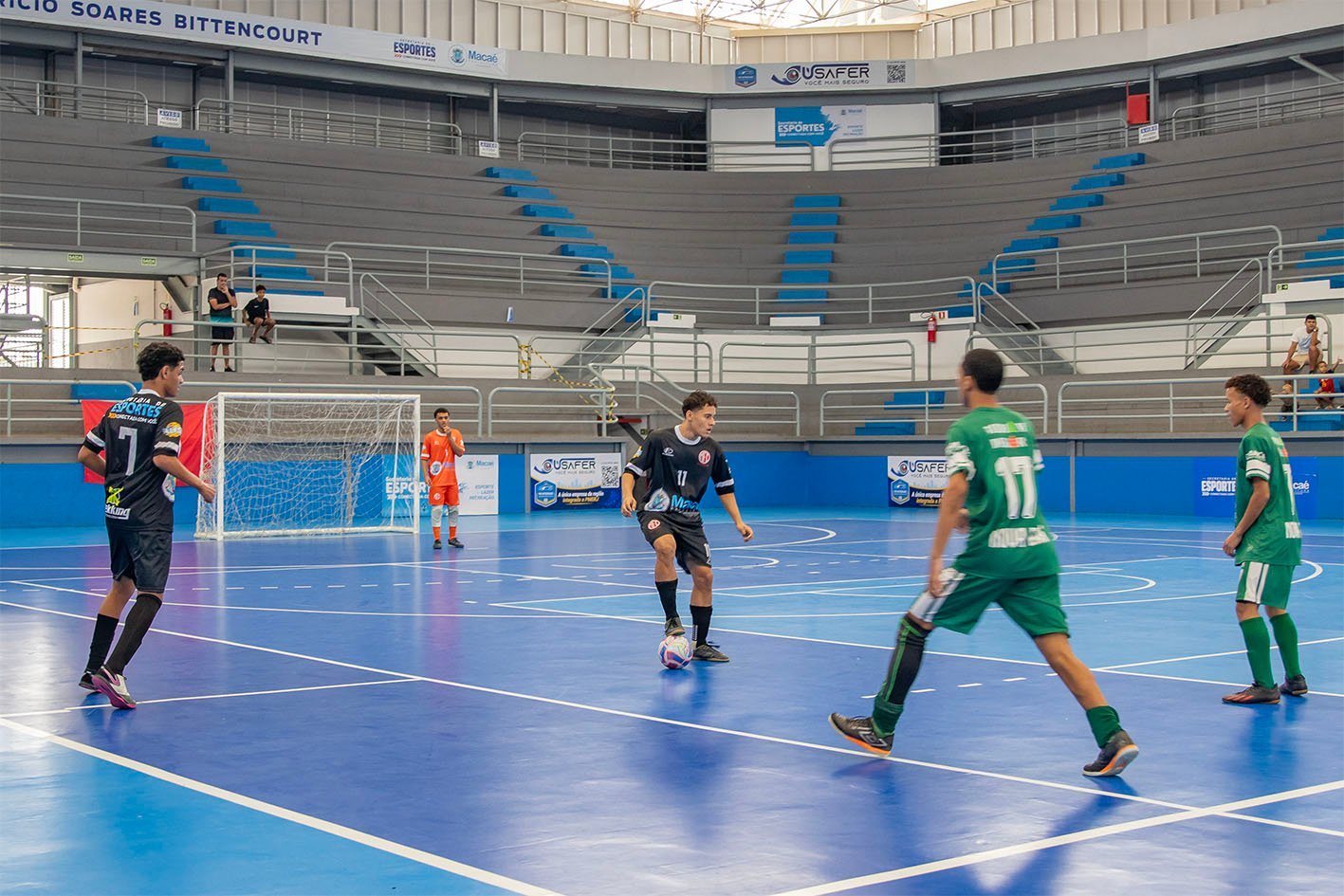 Macaé reúne cerca de 150 atletas em rodada do Estadual de Futsal