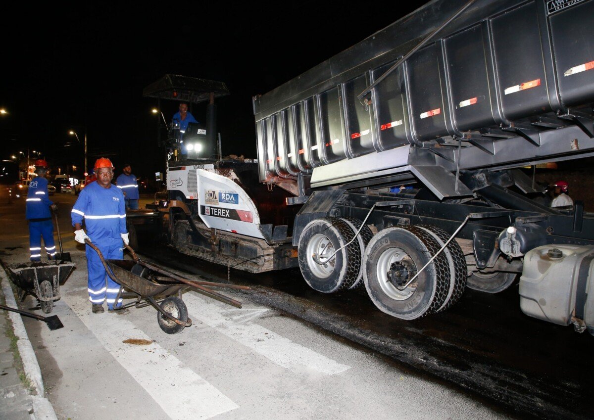 Búzios recebe pavimentação na Avenida José Bento Ribeiro Dantas, em Manguinhos