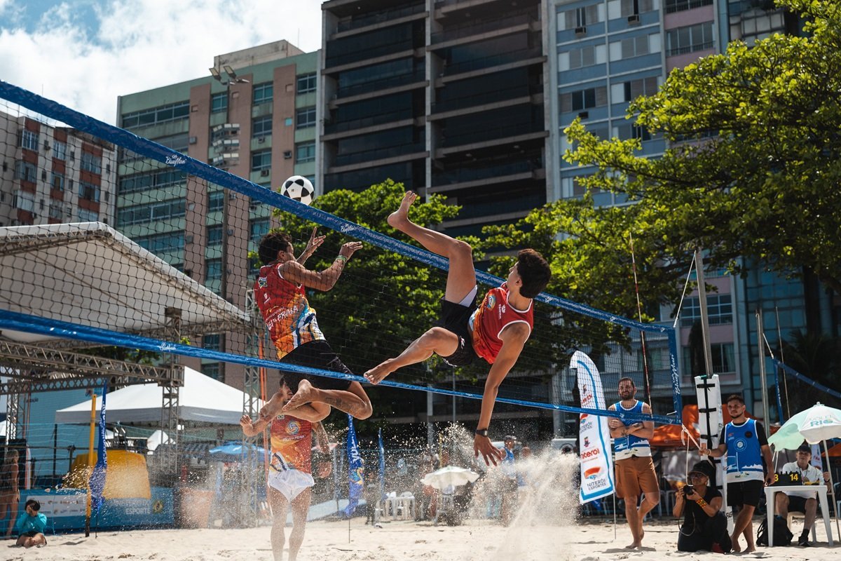 Niterói encerra Esporte é Show com futevôlei e atletas de outras cidades em Icaraí