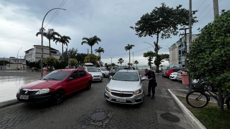 Rio das Ostras orienta motoristas e pedestres em ação da Semana de Trânsito