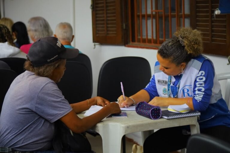Mangaratiba reúne serviços gratuitos de documentação e saúde na Praia do Saco