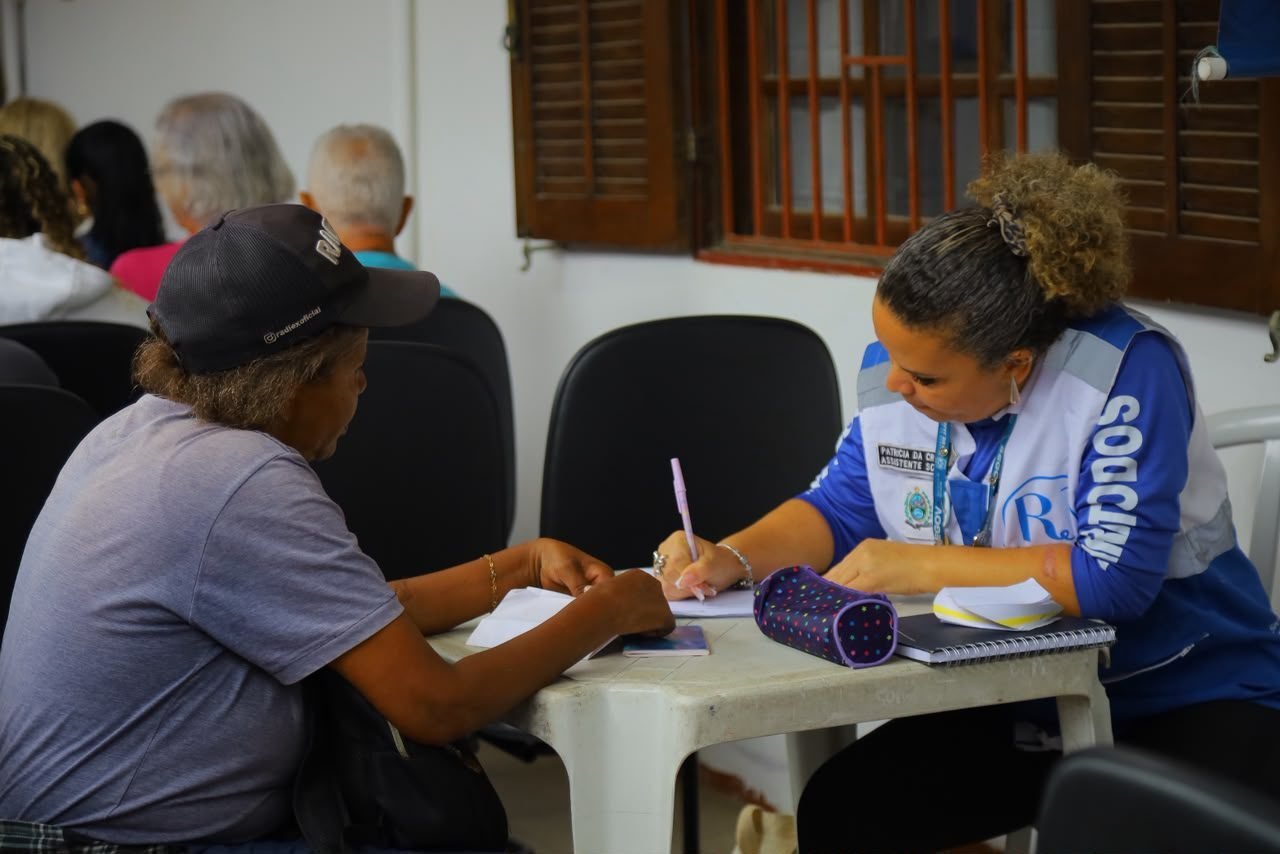 Mangaratiba reúne serviços gratuitos de documentação e saúde na Praia do Saco