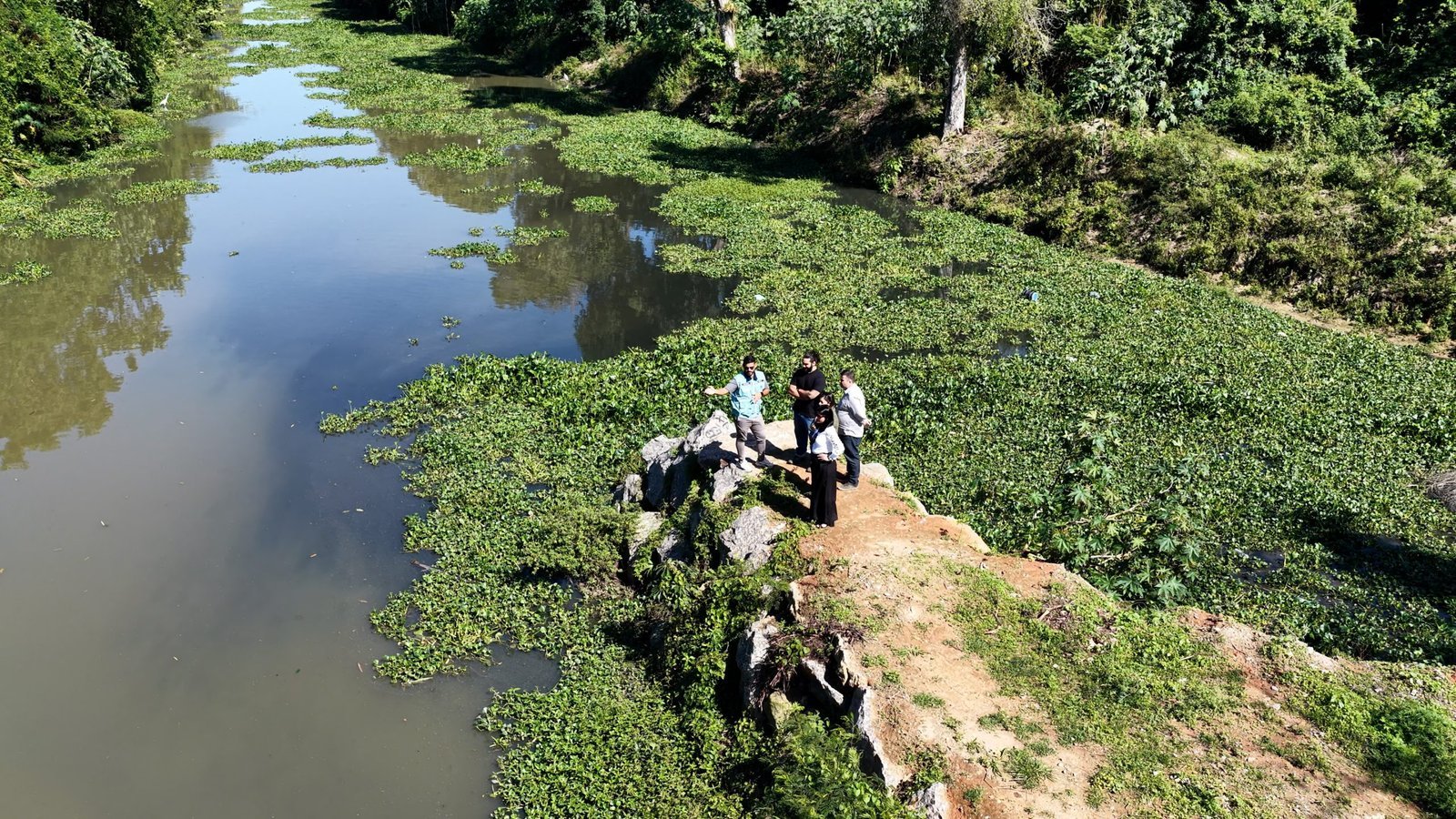 Maricá estuda ecobarreira no Rio Mumbuca para reter resíduos flutuantes
