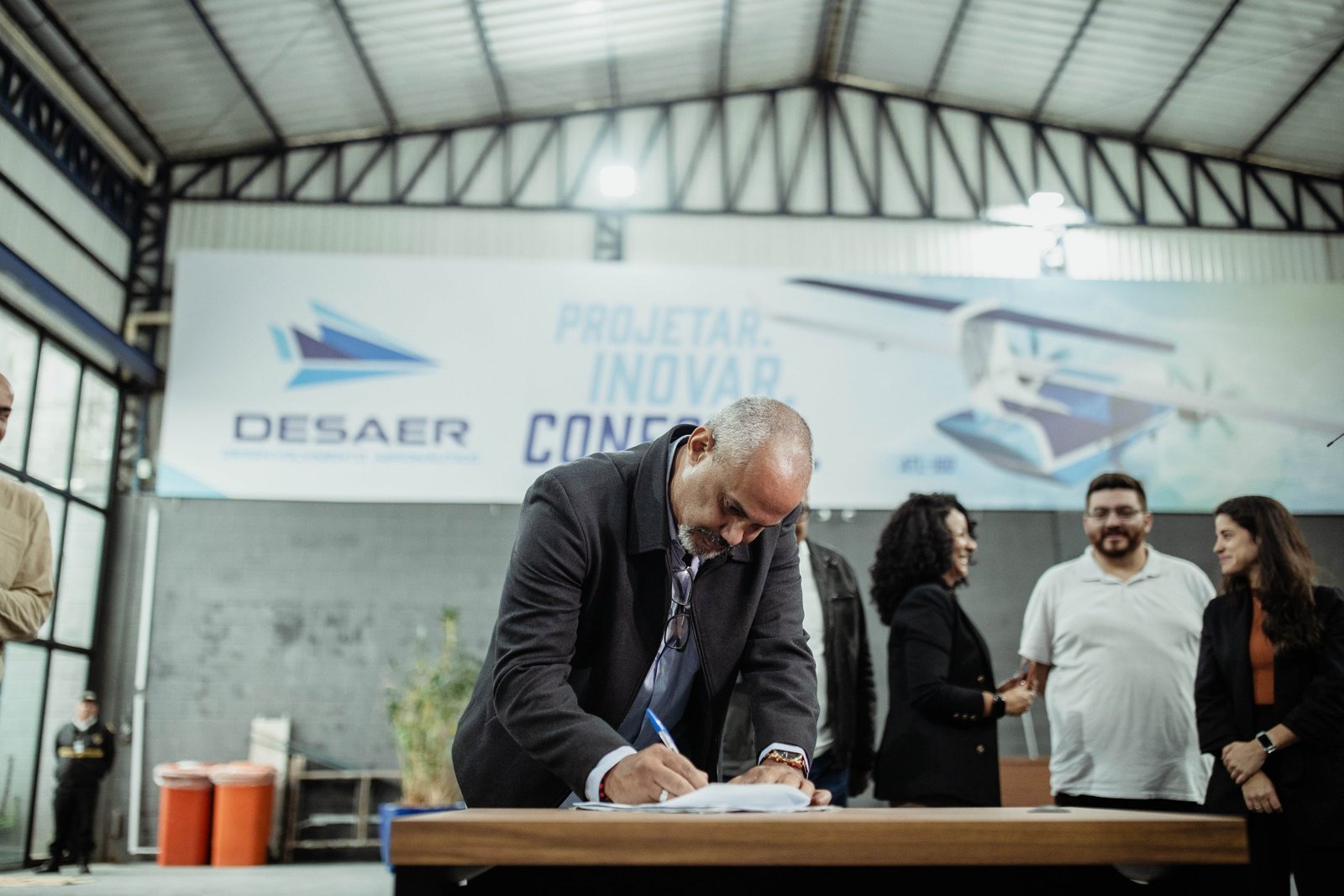 Parceria em Maricá prevê contratação de 40 profissionais para projeto aeronáutico
