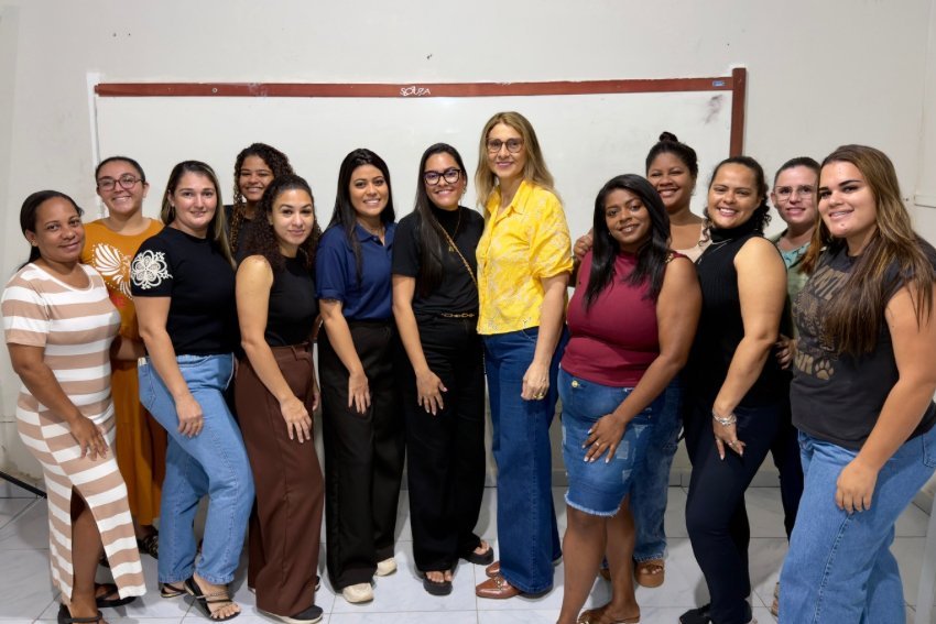 São Francisco de Itabapoana forma 22 alunas em curso de extensão de cílios