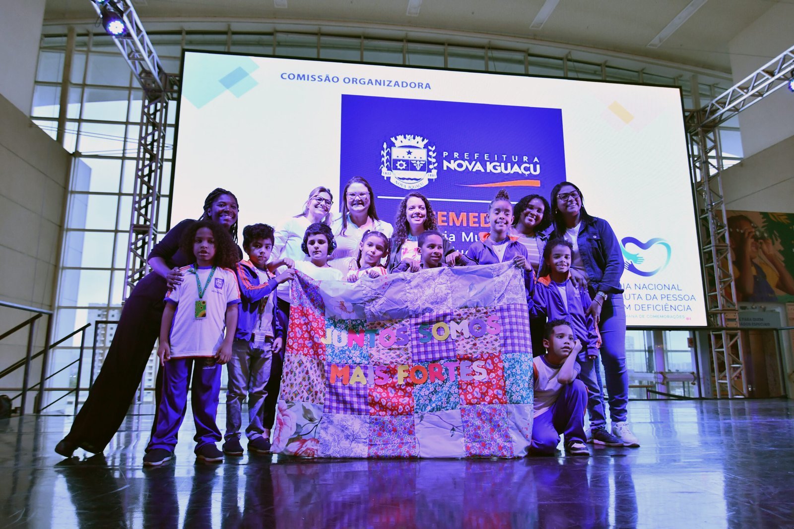 Alunos da Educação Especial apresentam música, dança e teatro em Nova Iguaçu