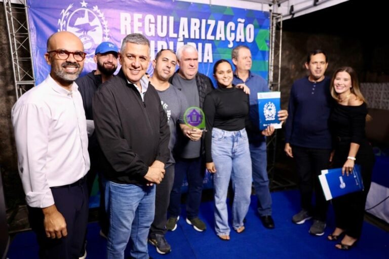 Mais de 80 famílias recebem registros de imóveis em Casimiro de Abreu