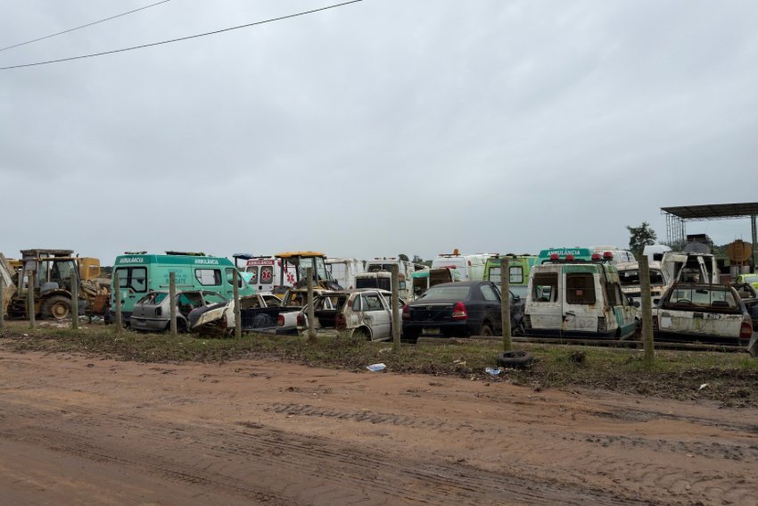 São Francisco de Itabapoana leiloa 46 lotes de veículos e máquinas neste sábado