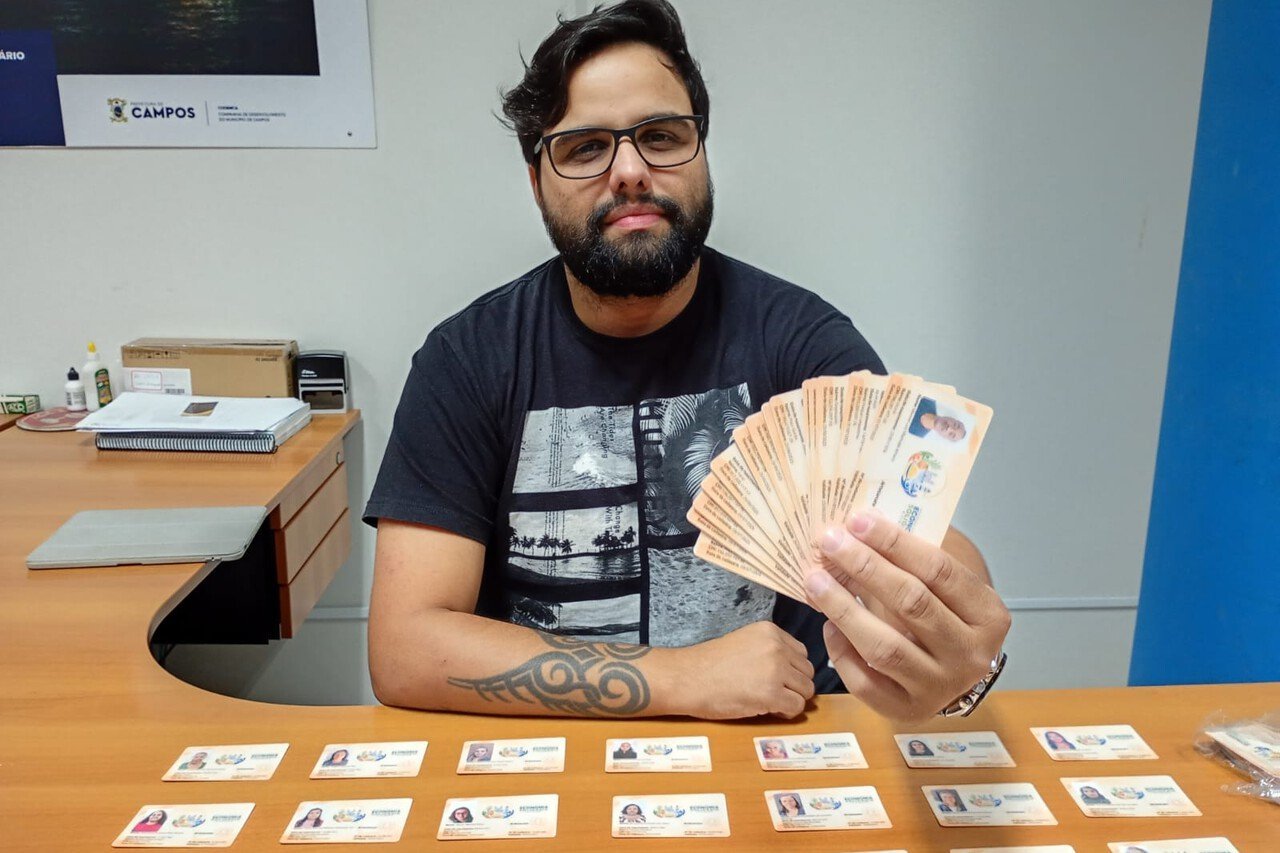 Campos entrega primeiras 300 carteiras da Economia Solidária na segunda-feira