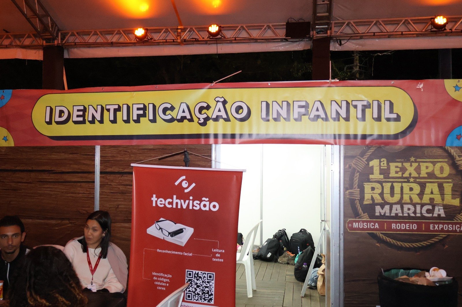 Crianças recebem pulseiras de identificação na Expo Rural de Maricá