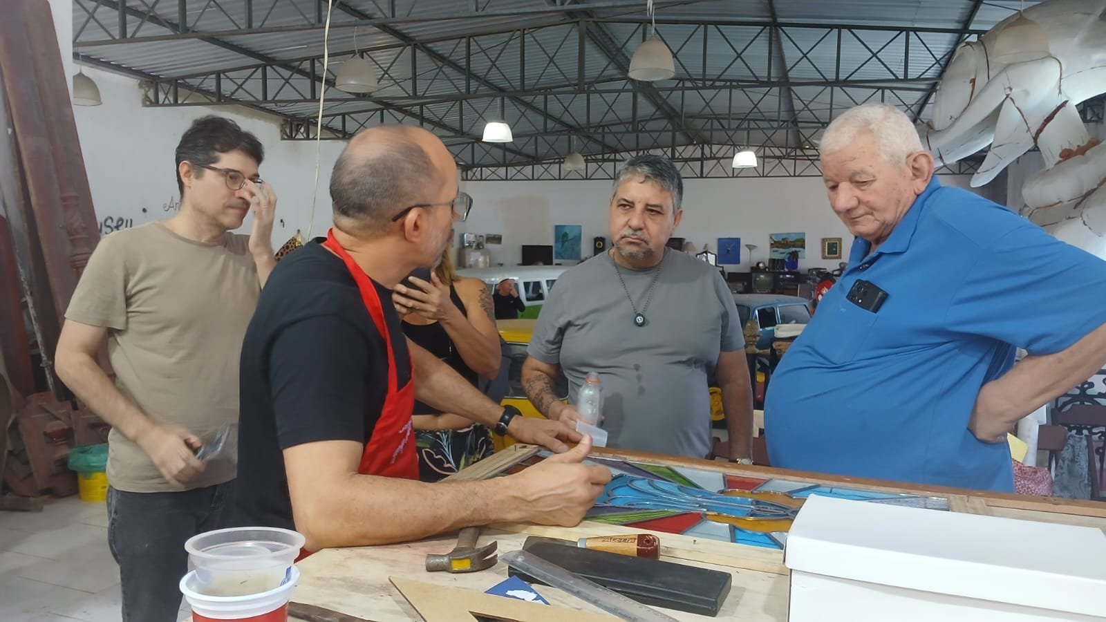 Maricá conclui segundo ciclo de curso de vitrais com 15 alunos em Bambuí