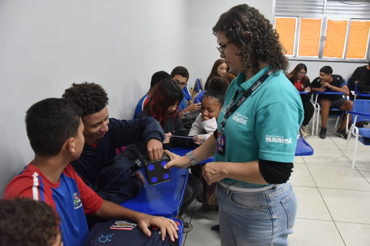 Alunos de Maricá participam de atividades sobre emoções e convivência em Itaipuaçu