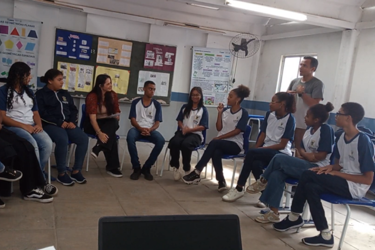 Campos debate bullying com alunos da rede municipal em episódio do Sala 404