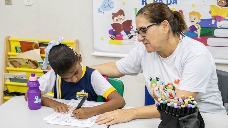 Rio das Ostras oferece formações sobre inclusão e valorização da vida nas escolas