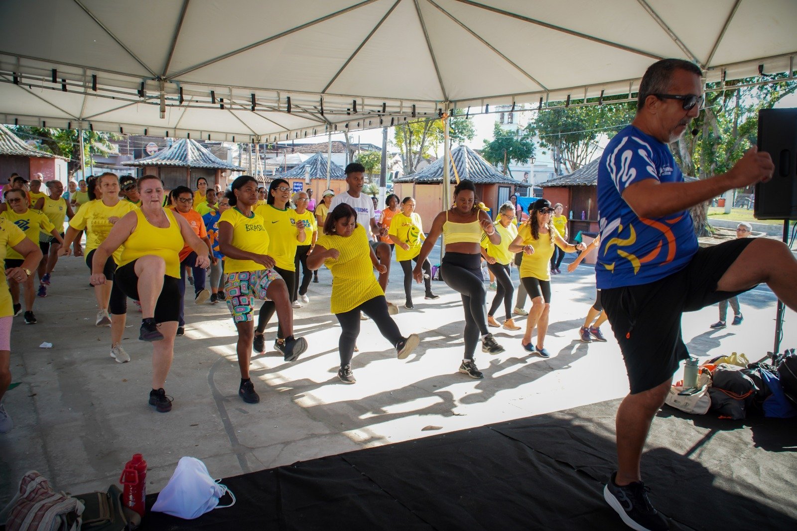 Itaboraí reúne moradores em aulão de dança pela saúde mental no Setembro Amarelo