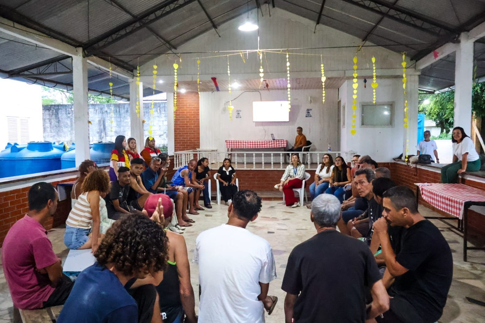 Maricá leva palestra sobre saúde mental e prevenção ao suicídio a abrigo em Ubatiba