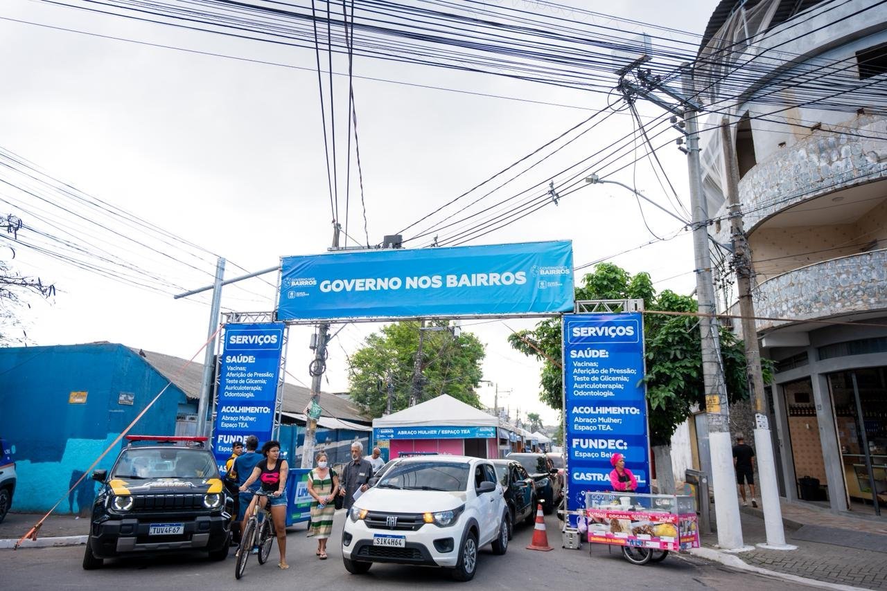 Vila São Luís recebe carreta de especialistas e Governo nos Bairros em Duque de Caxias