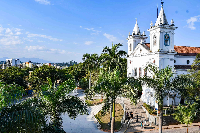 Resende mantém hospitais, vacinação e plantões no feriado de aniversário