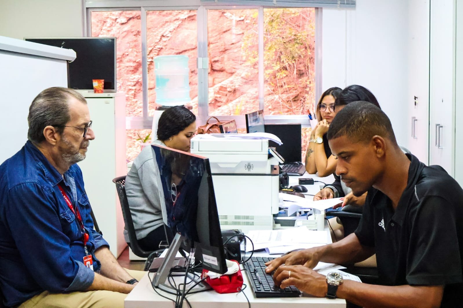 Maricá registra 100 atendimentos para segunda via da identidade de servidores da Somar